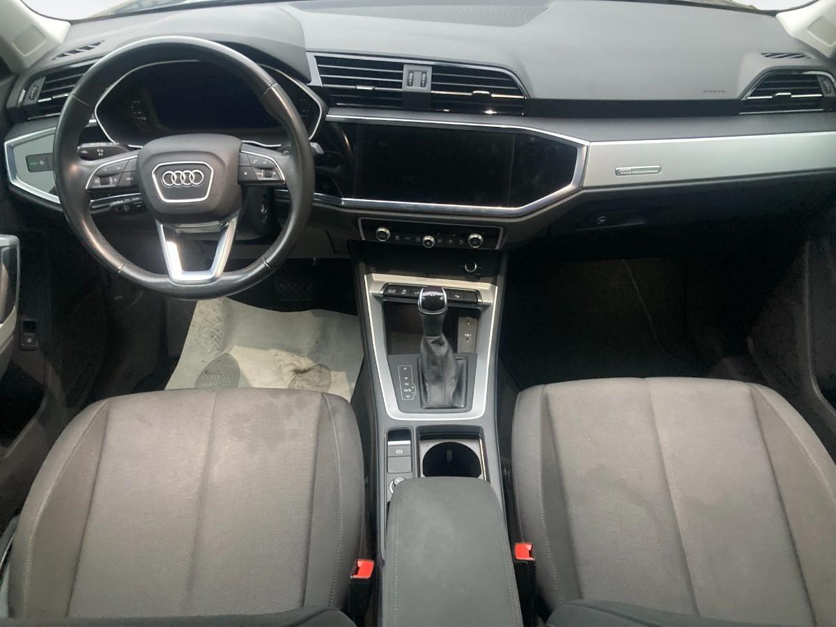 AUDI Q3 45 1.4 tfsi e Business s-tronic