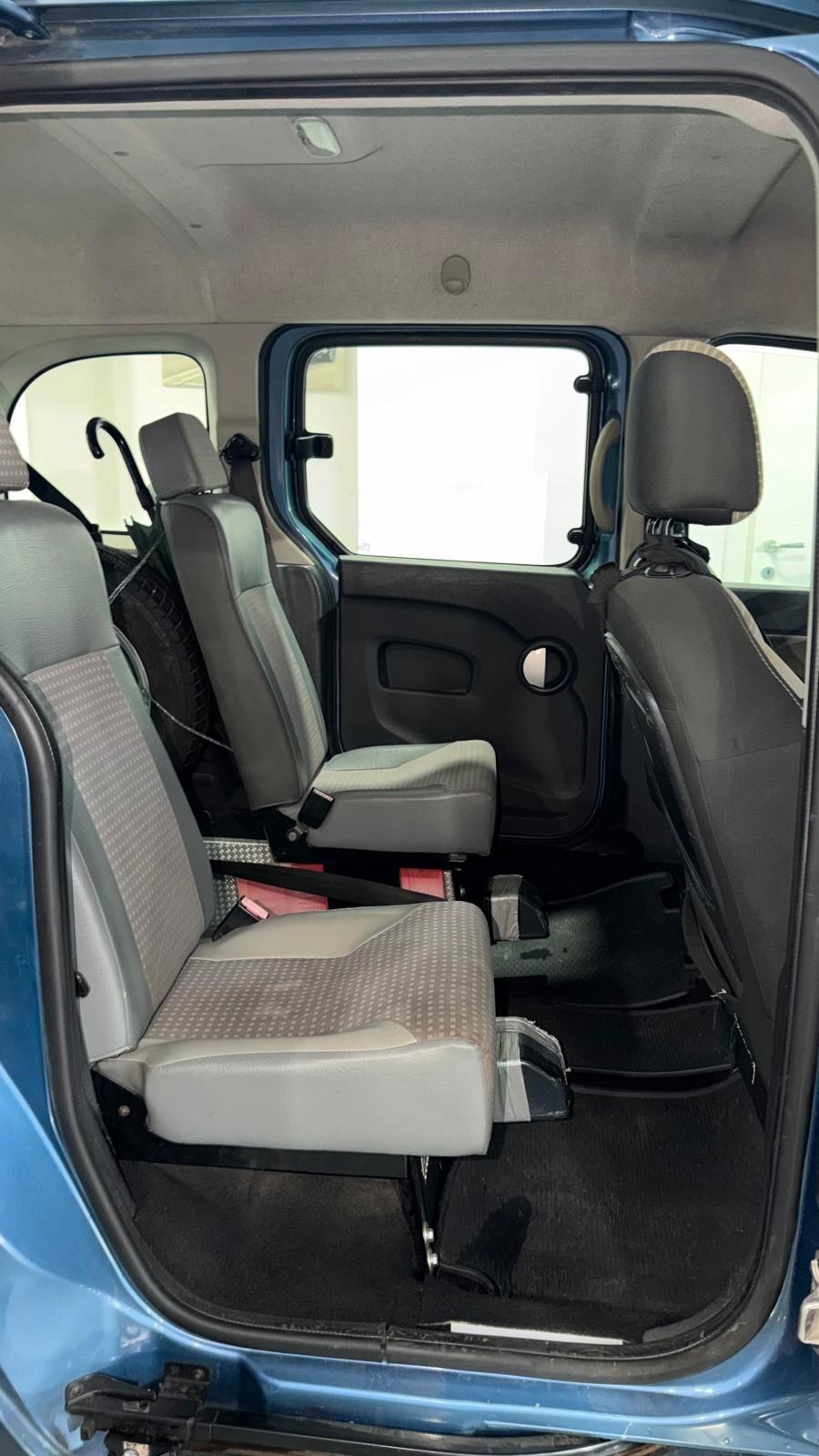 Renault Kangoo 1.5 dCi 90CV Trasporto Disabili con pedana