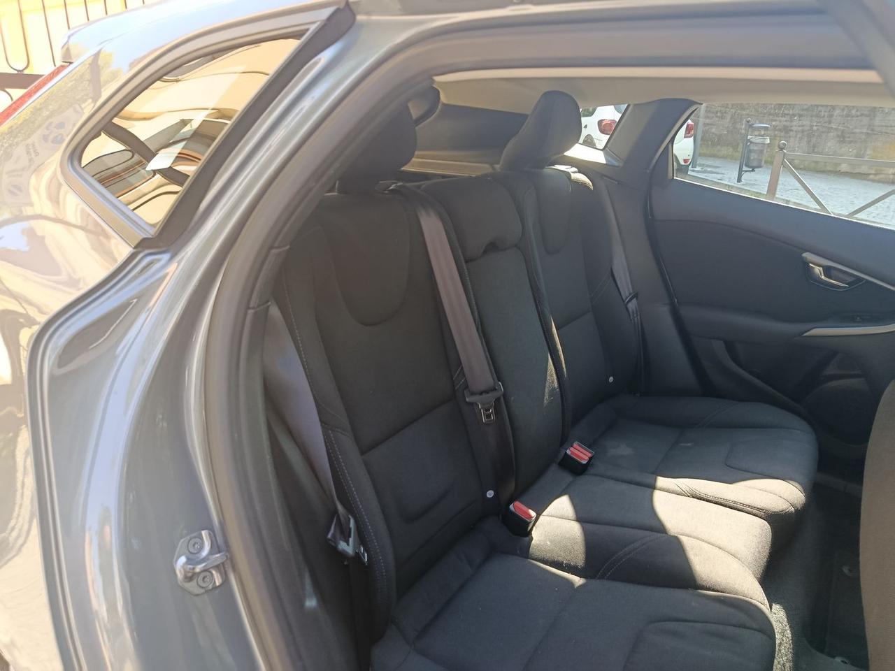 Volvo V40 Business 2.0 D2 #10316