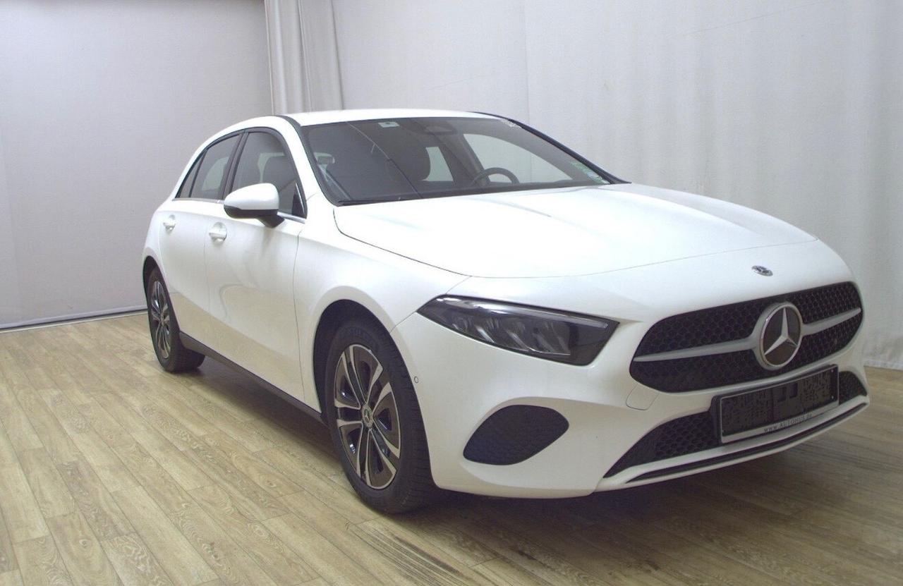 Mercedes-benz A 180Benzina Automatic Sport plus Led camera