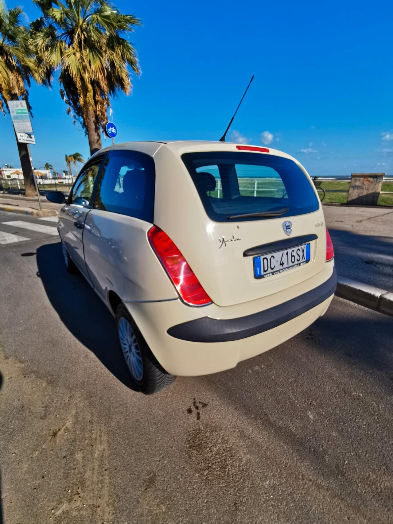 Lancia Ypsilon 1.2 Argento NEOPATENTATI
