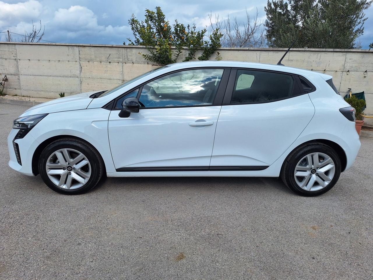 Renault Clio 1.0 TCe 90cv Evolution NAV - 2025