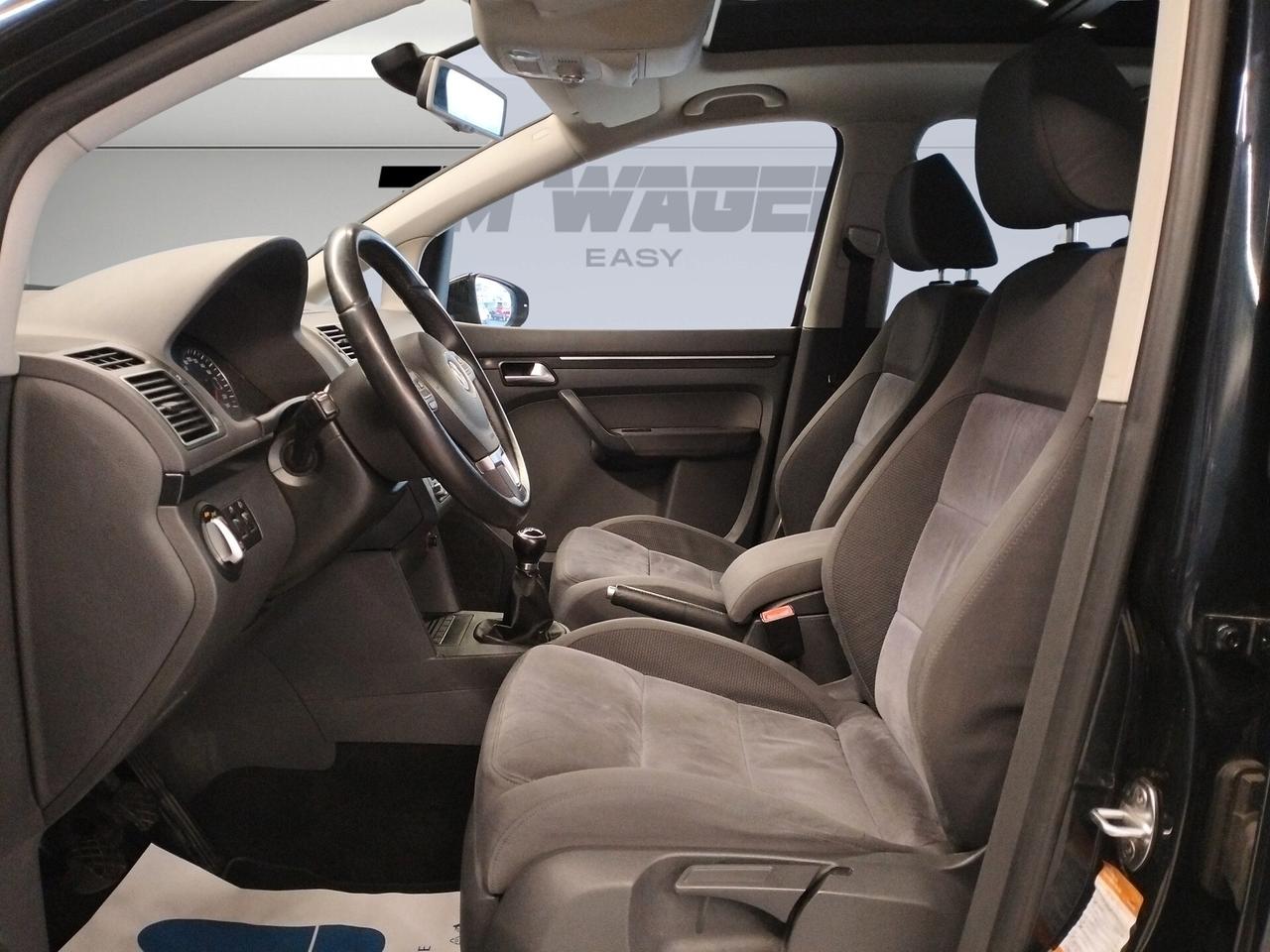 Volkswagen Touran 1.6 TDI Comfortline - 7 POSTI - TETTO APRIBILE - OPERATORI DEL SETTORE