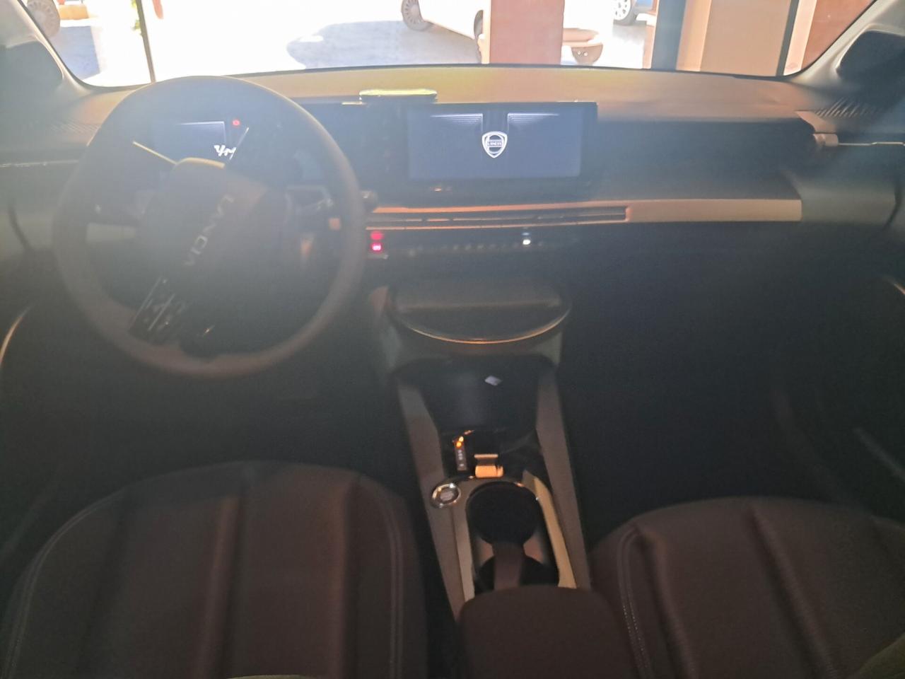 Lancia Ypsilon Hybrid e-DCT