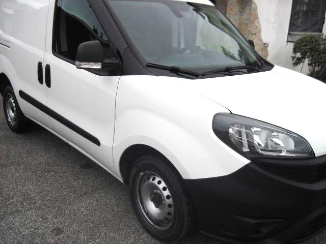 Fiat DOBLO' 1.6 105 CV FATTURABILE 3 POSTI FINANZIABILE