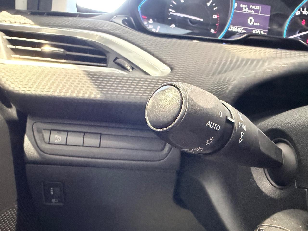 Peugeot 2008 - 2016 BlueHDi 100 Allure