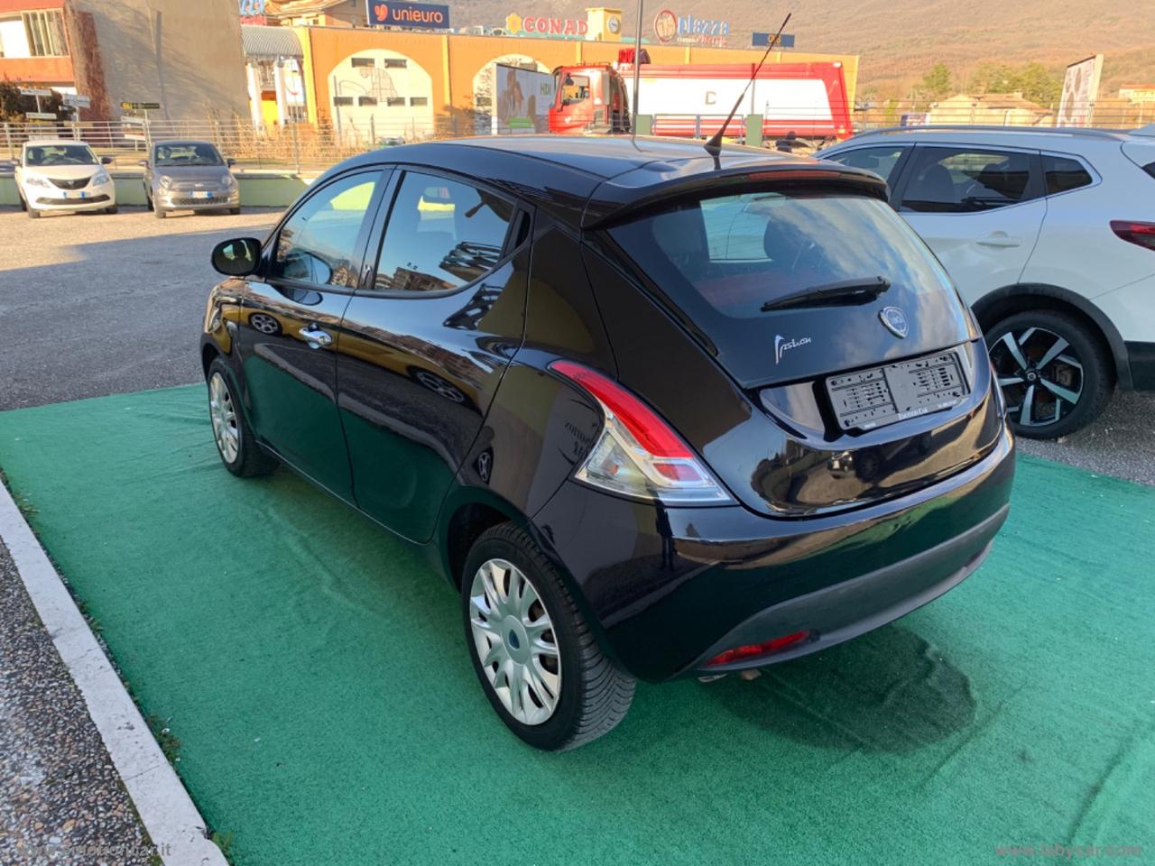 LANCIA Ypsilon 1.2 69 CV 5p. S&S Black&Red - 2012