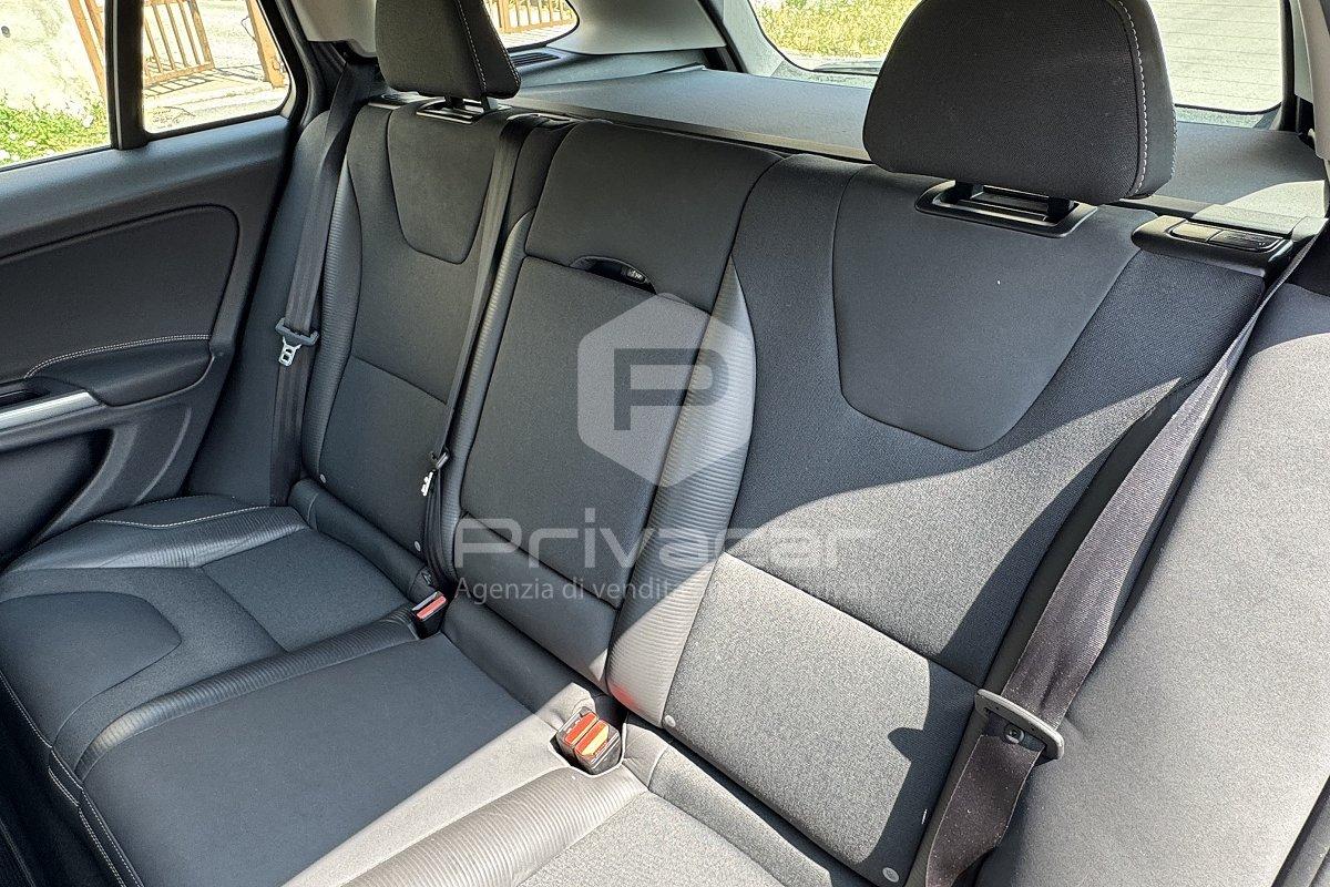 VOLVO V60 D3 R-design