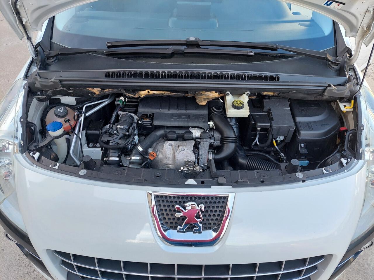 Peugeot 3008 1.6 HDi 110CV cambio robotizzato