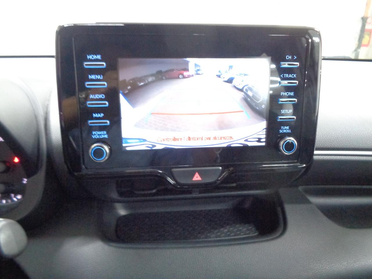 Toyota Yaris 1.5 Hybrid 5 porte Business NEO PATENTATI