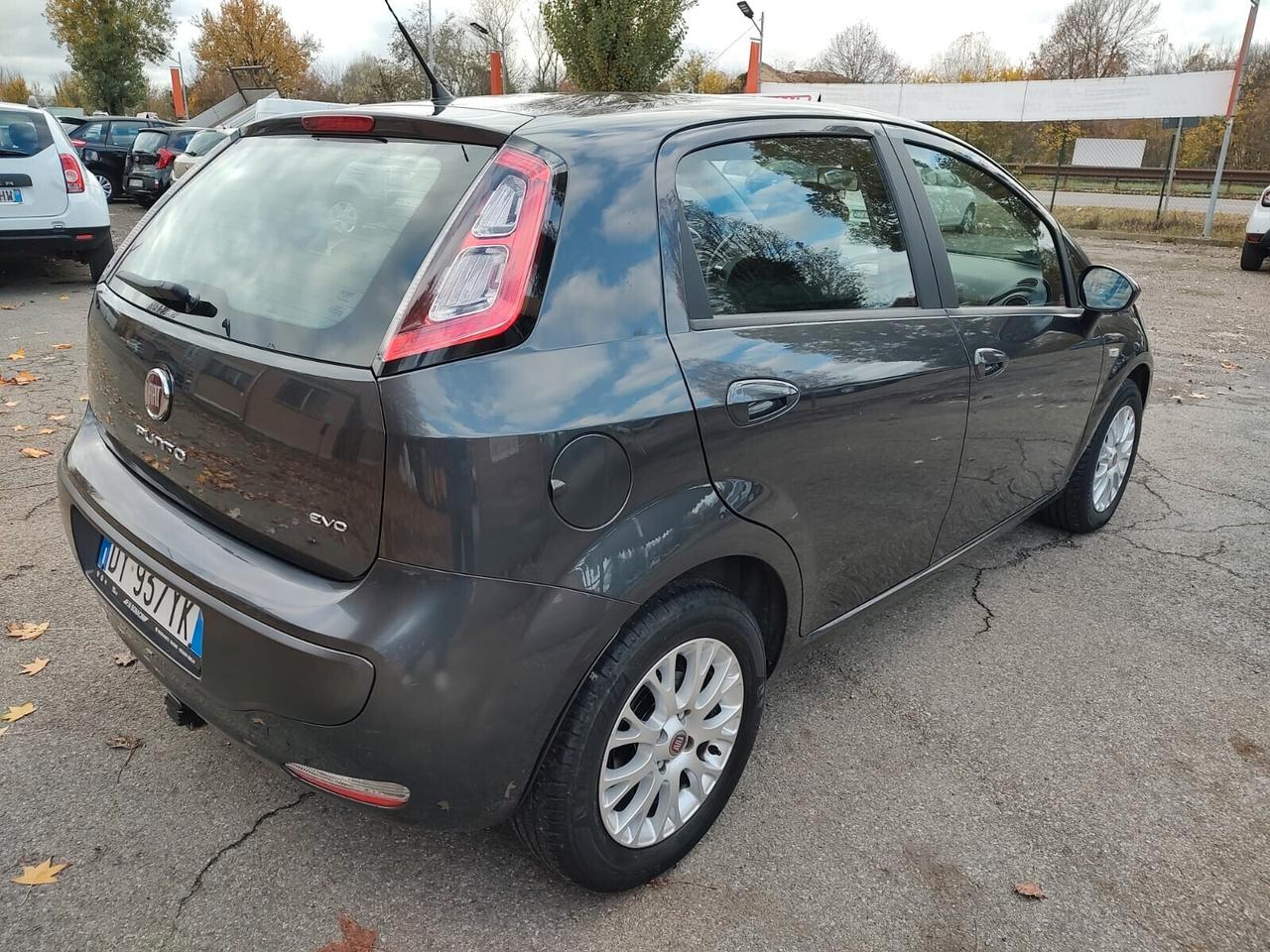 Fiat Punto Evo - EVO, 1.4 M. AIR 16V, 5 PORTE S&S EMOTION, GANCIO TRAINO, CON SOLO 27.000KM, OK NEOPATENTATI, GARANZIA L.12 MESI
