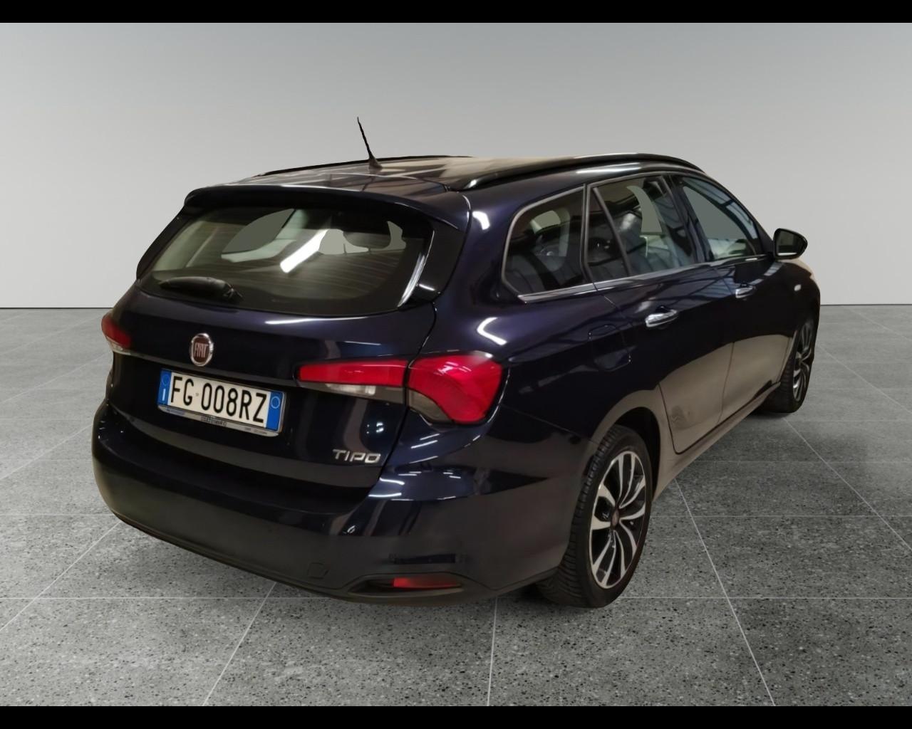 FIAT Tipo (2015-->) - Tipo 1.6 Mjt S&S SW Lounge