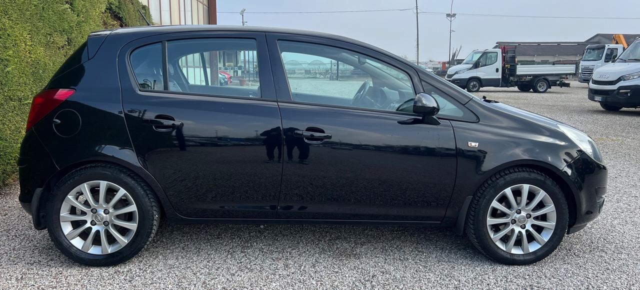 Opel Corsa 1.2 5 porte Enjoy