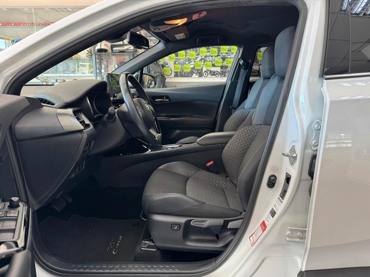 Toyota C-HR 1.8 Hybrid E-CVT Trend UNICOPROPRIETARIO SEMPRE TAGLIANDATA PARI AL NUOVO