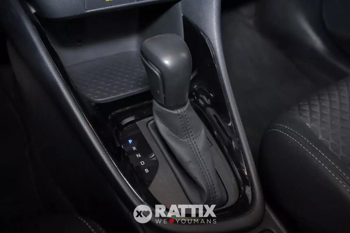Toyota Yaris 1.5 Hybrid Lounge + tetto panoramico