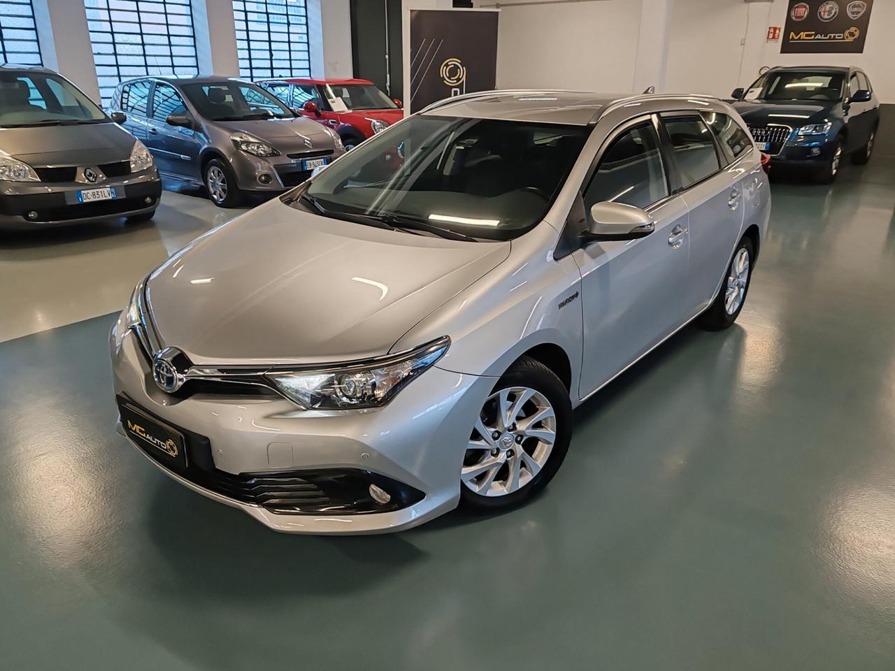 Toyota Auris 1.8 Hybrid Lounge