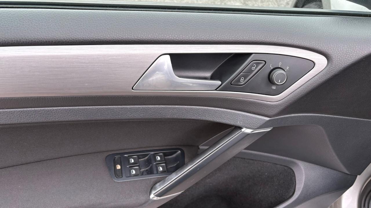 Volkswagen Golf Business 1.6 TDI DSG 5p. Comfortline BlueMotion Tech.