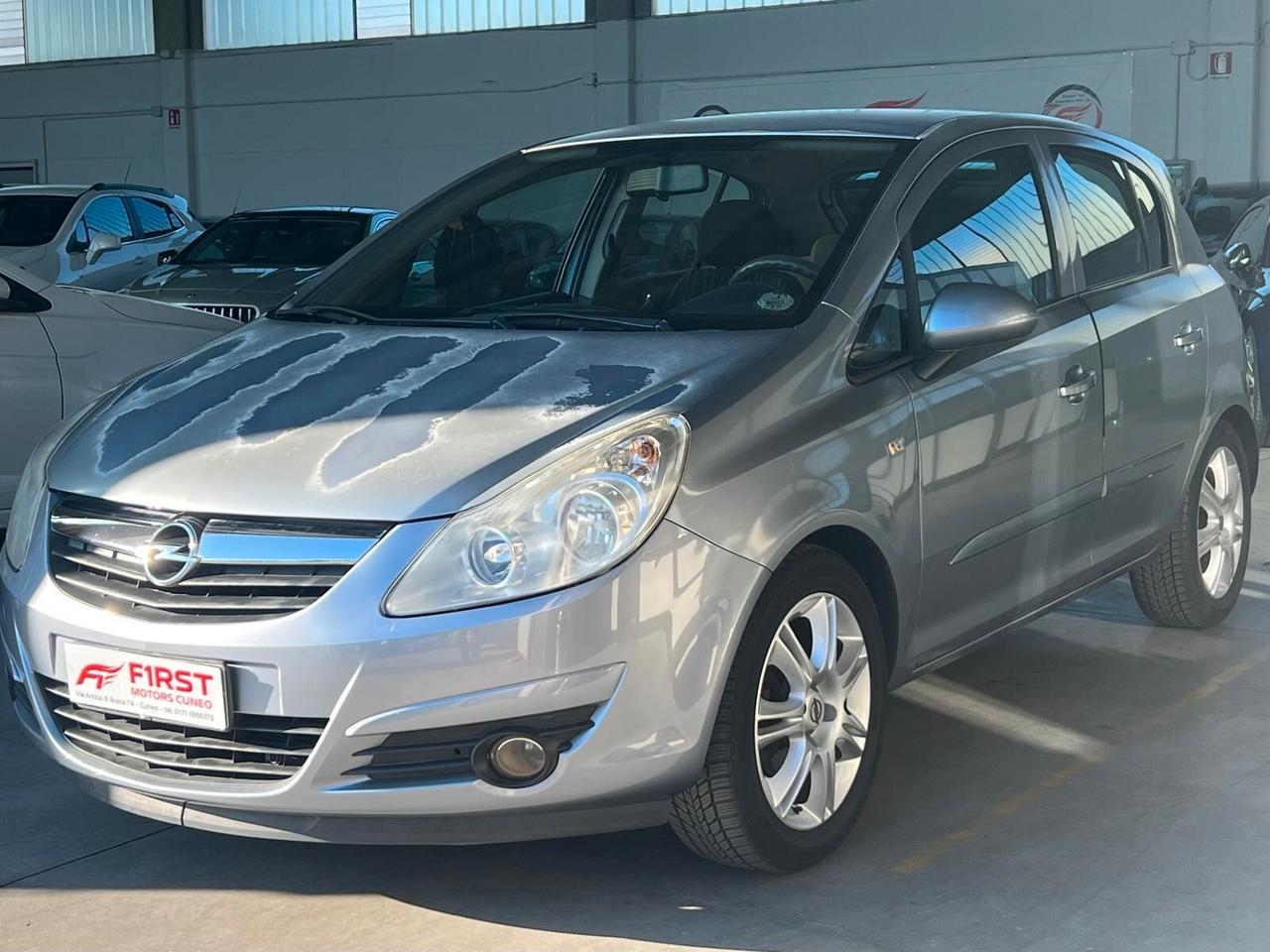 Opel Corsa 1.2 5 porte Cosmo