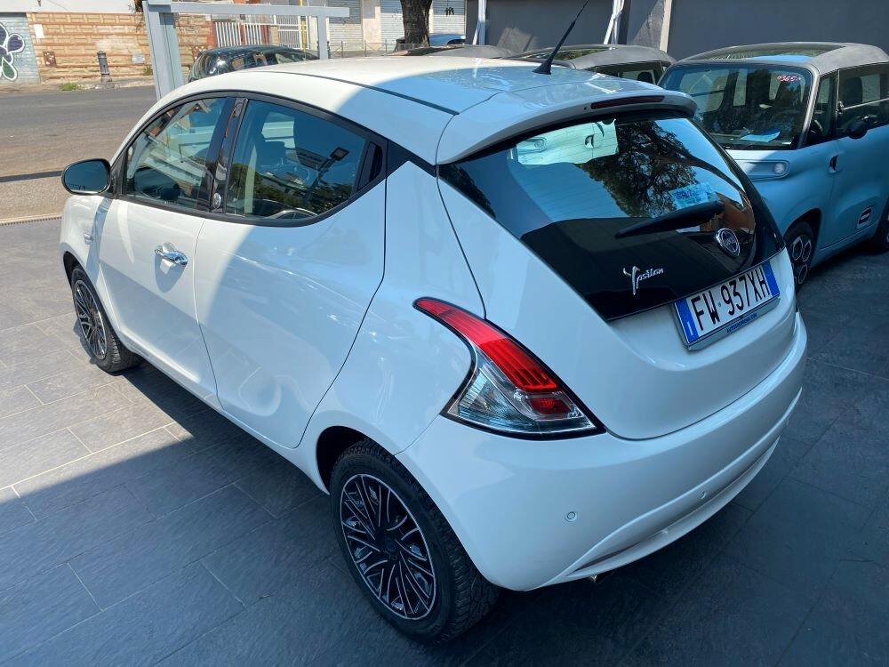 Lancia Ypsilon 1.2 69 CV 5 porte GPL Ecochic Gold
