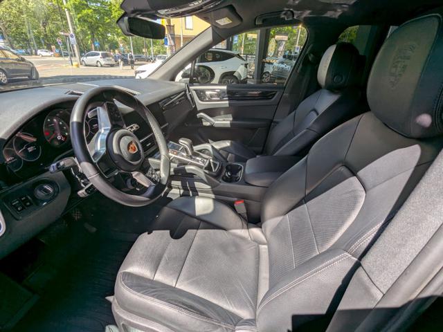 PORSCHE Cayenne 3.0 V6