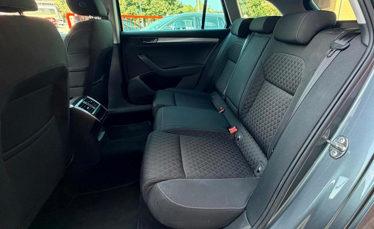 Skoda Superb 2.0 TDI EVO 200 CV SCR DSG Wagon 4x4 Laurin&Klement