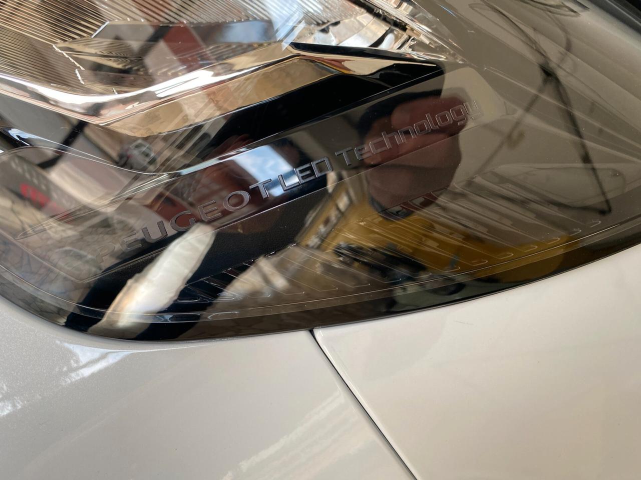 Peugeot 2008 PureTech 100 S&S Allure