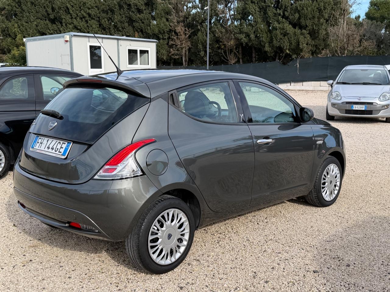 Lancia Ypsilon 1.2 69 CV 5 porte Gold