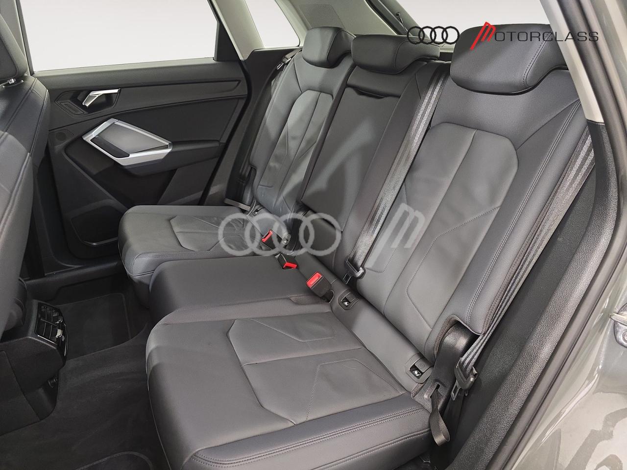 Audi Q3 45 1.4 tfsi e business s tronic