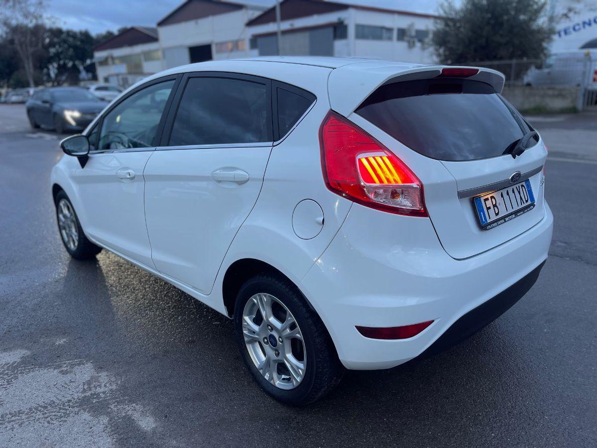 FORD - Fiesta - 1.4 5p. Bz. GPL Black & White Edition