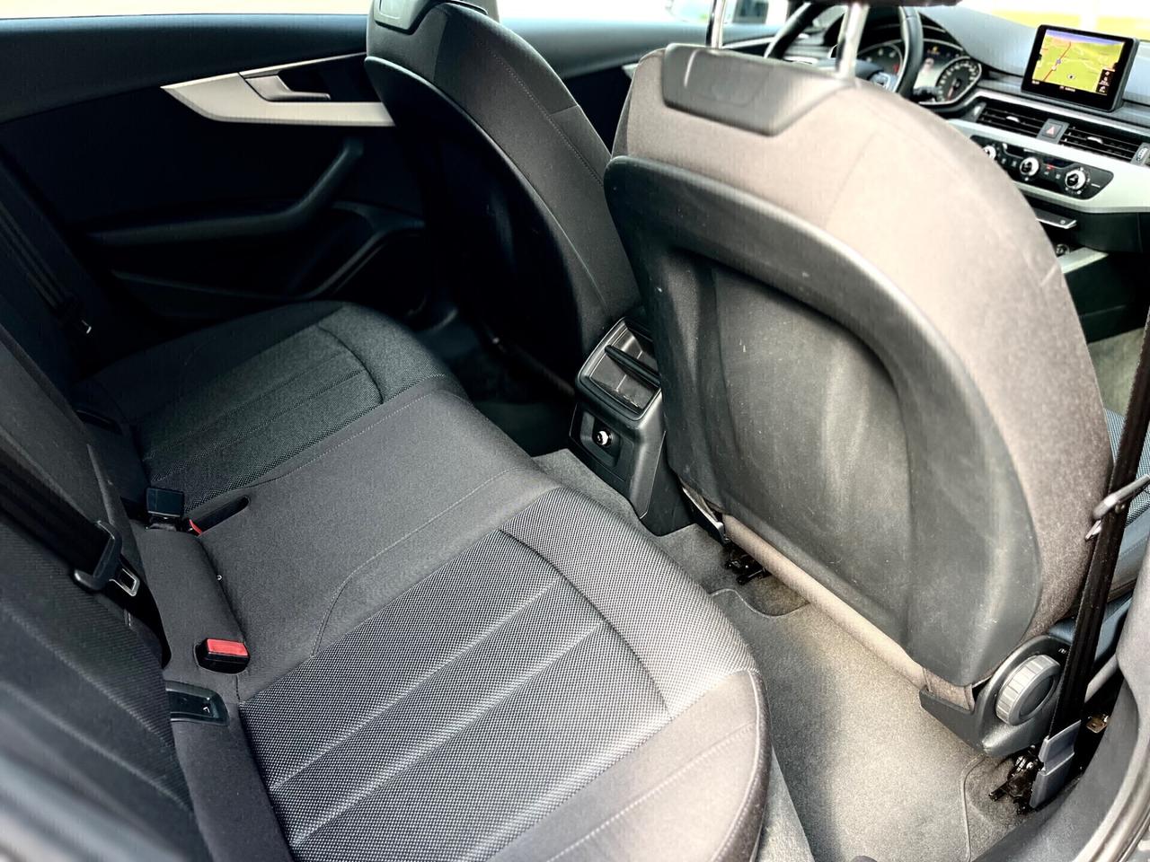 Audi A4 Avant 2.0 TDI 150 CV S tronic TAGLIANDI AUDI