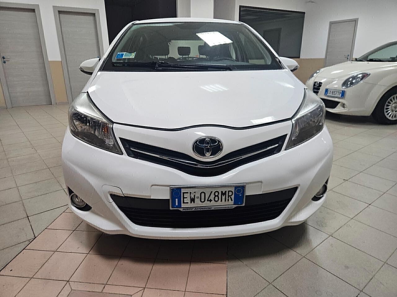 Toyota Yaris 1.0 5 porte Lounge