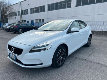 Volvo V40 D2 R-design Momentum 2016