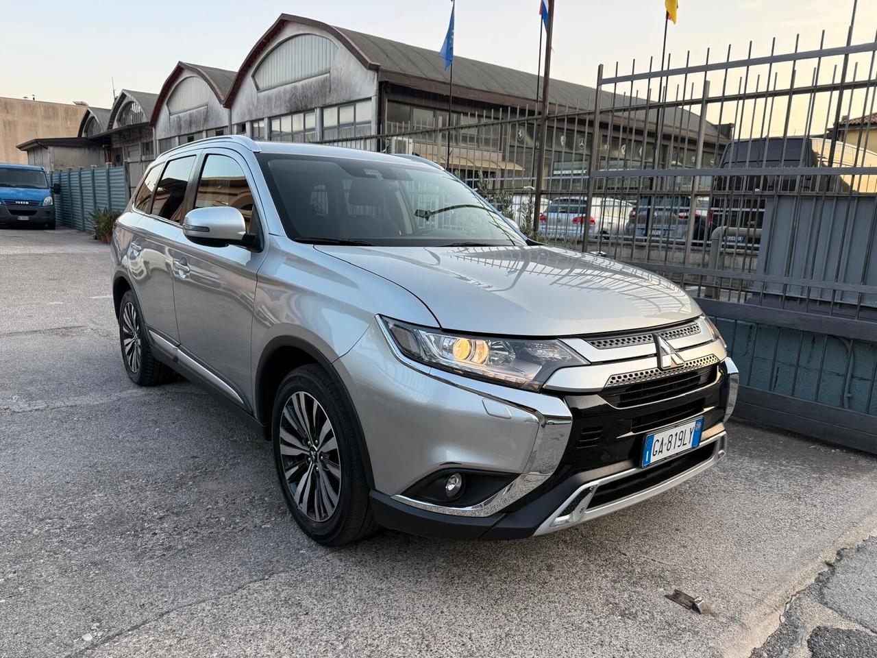 Mitsubishi Outlander 2.0 4WD GPL Bi-fuel CVT Diamond SDA 7 posti