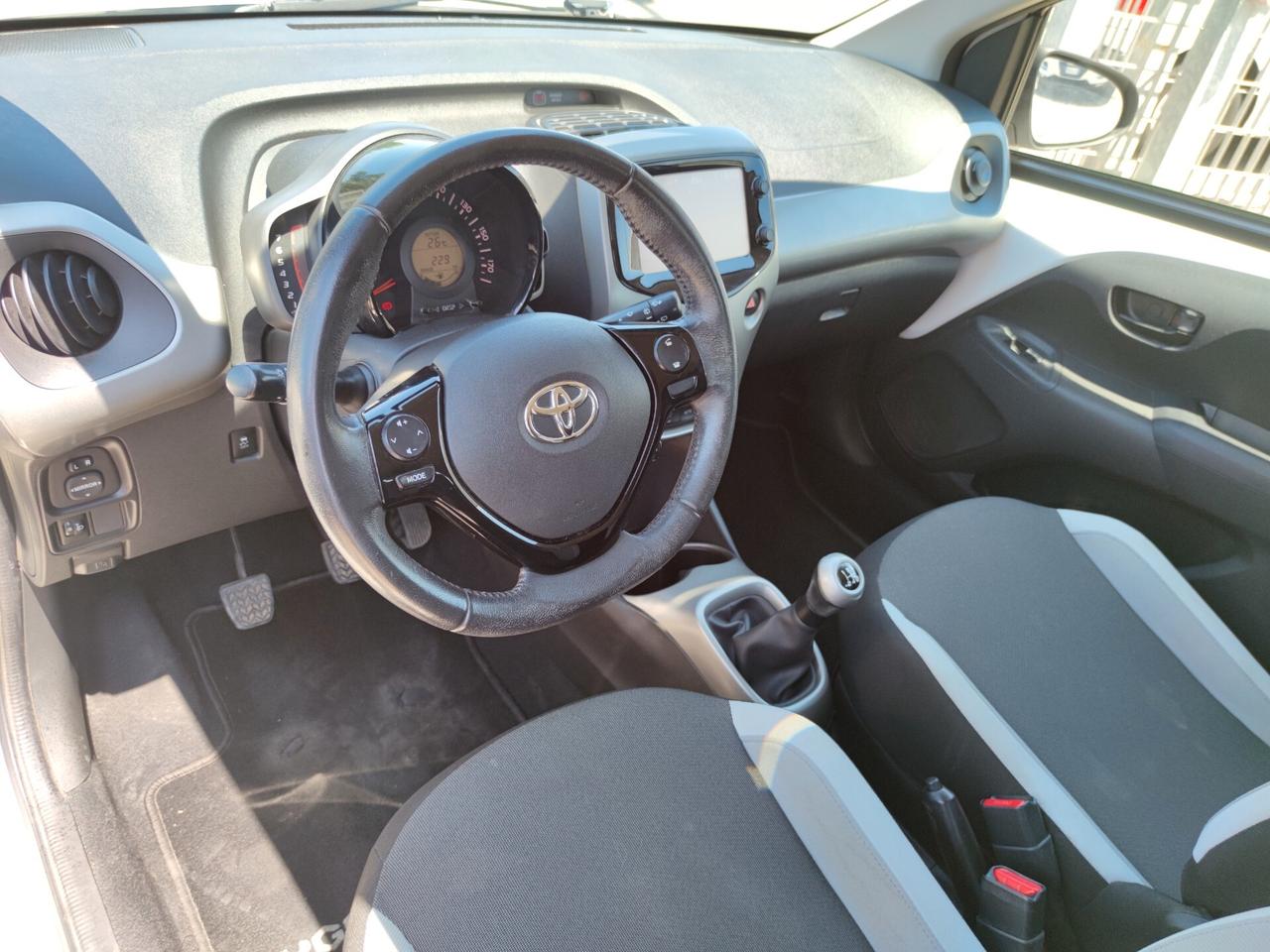 Toyota Aygo 1.0 VVT-i 69 CV 3 porte x-clusiv