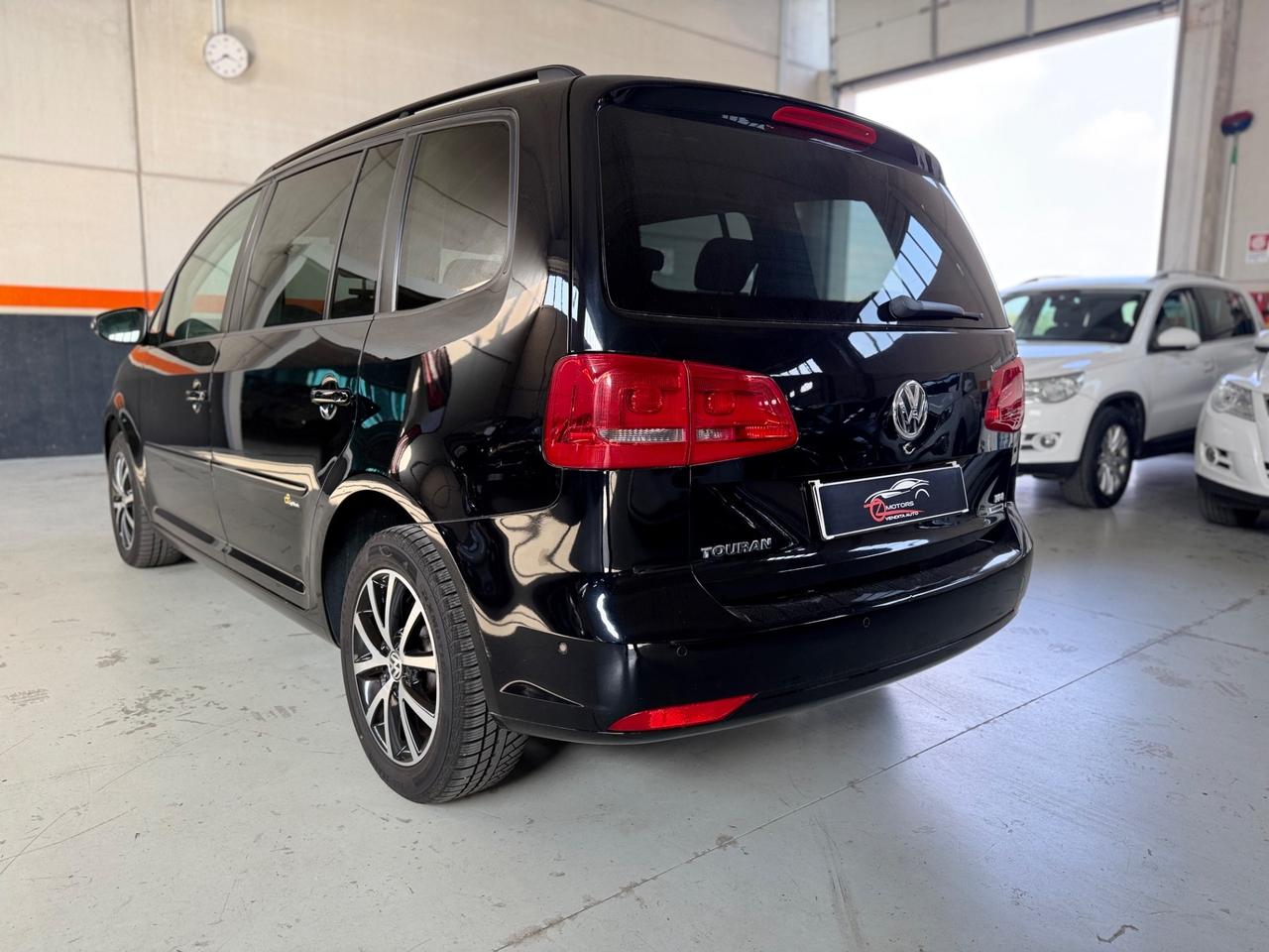 Volkswagen Touran 1.6 TDI DSG Comfortline 7 POSTI NEOPATENTATI