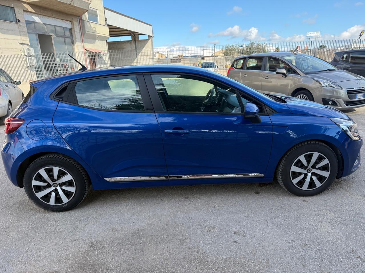 Renault Clio Full Hybrid E-Tech 140 CV 5 porte Initiale Paris