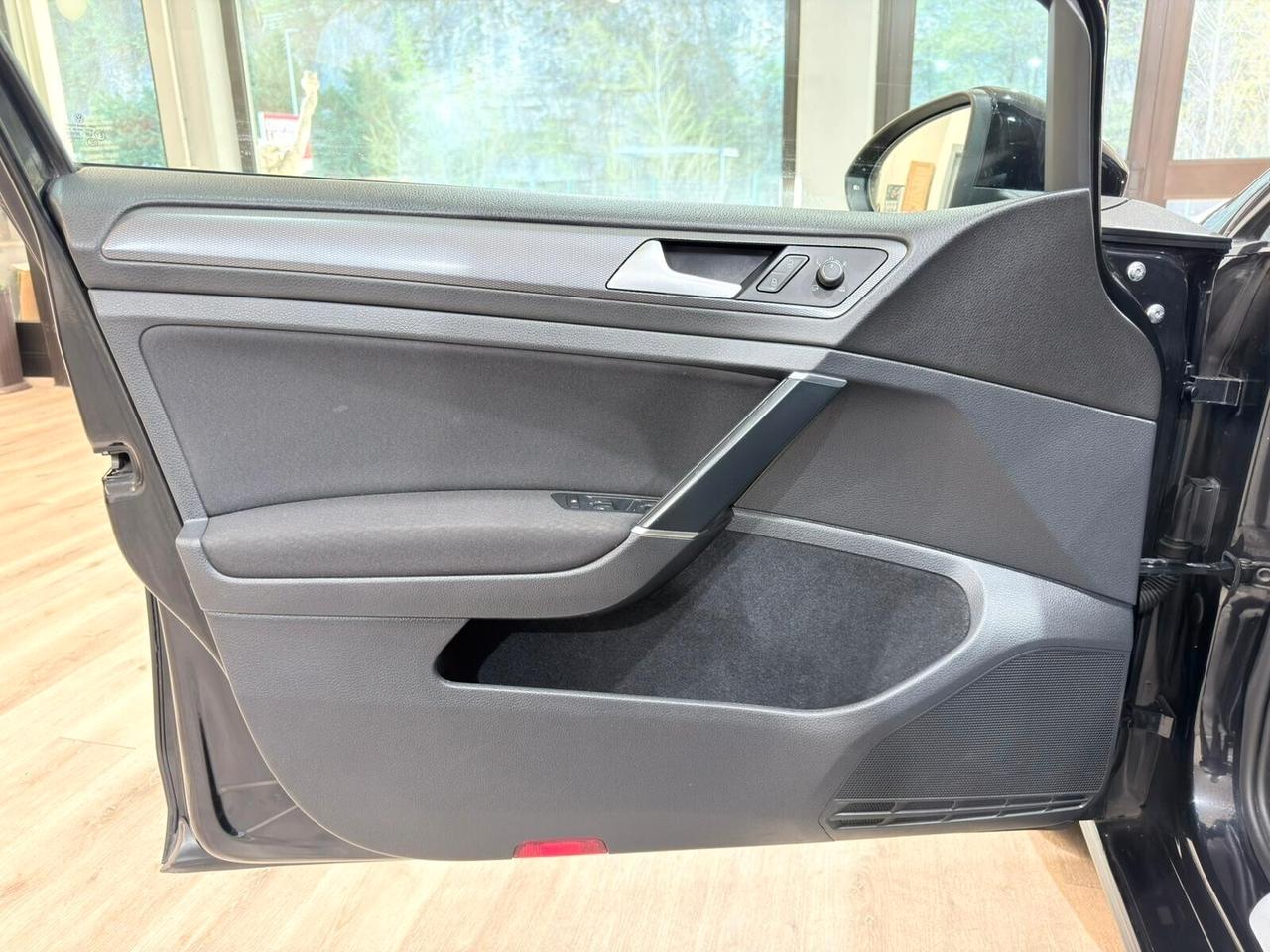 VW GOLF 2.0TDI 150CV DSG LOUNGE - GANCIO TRAINO