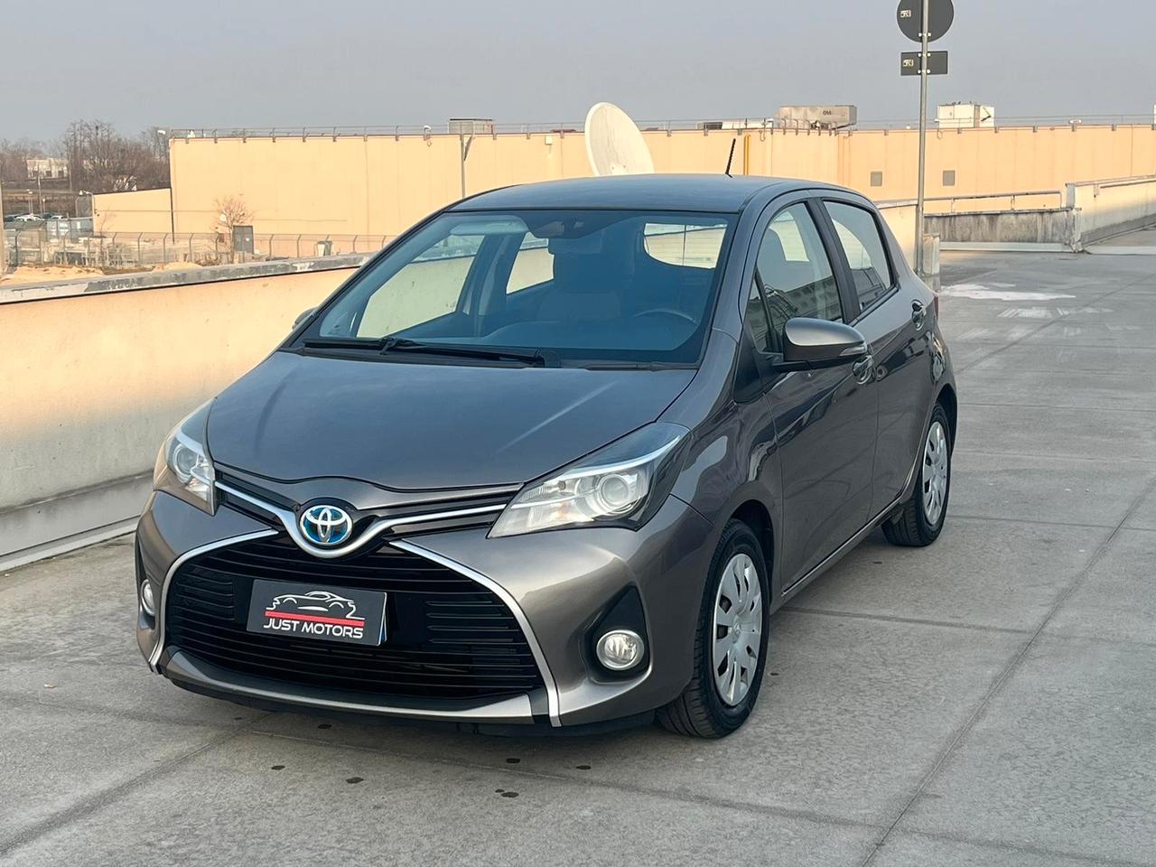 Toyota Yaris 1.5 Hybrid 5 porte Autom Neopatentati Garanzia fino 2031