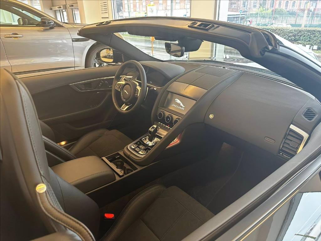 JAGUAR F-Type Cabrio 2.0 i4 R-Dynamic rwd 300cv auto del 2025