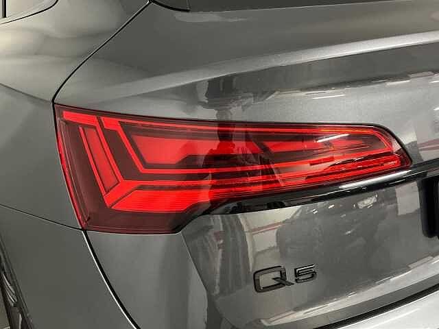 Audi Q5 SPB 55 TFSI e quattro S tronic Identity Black