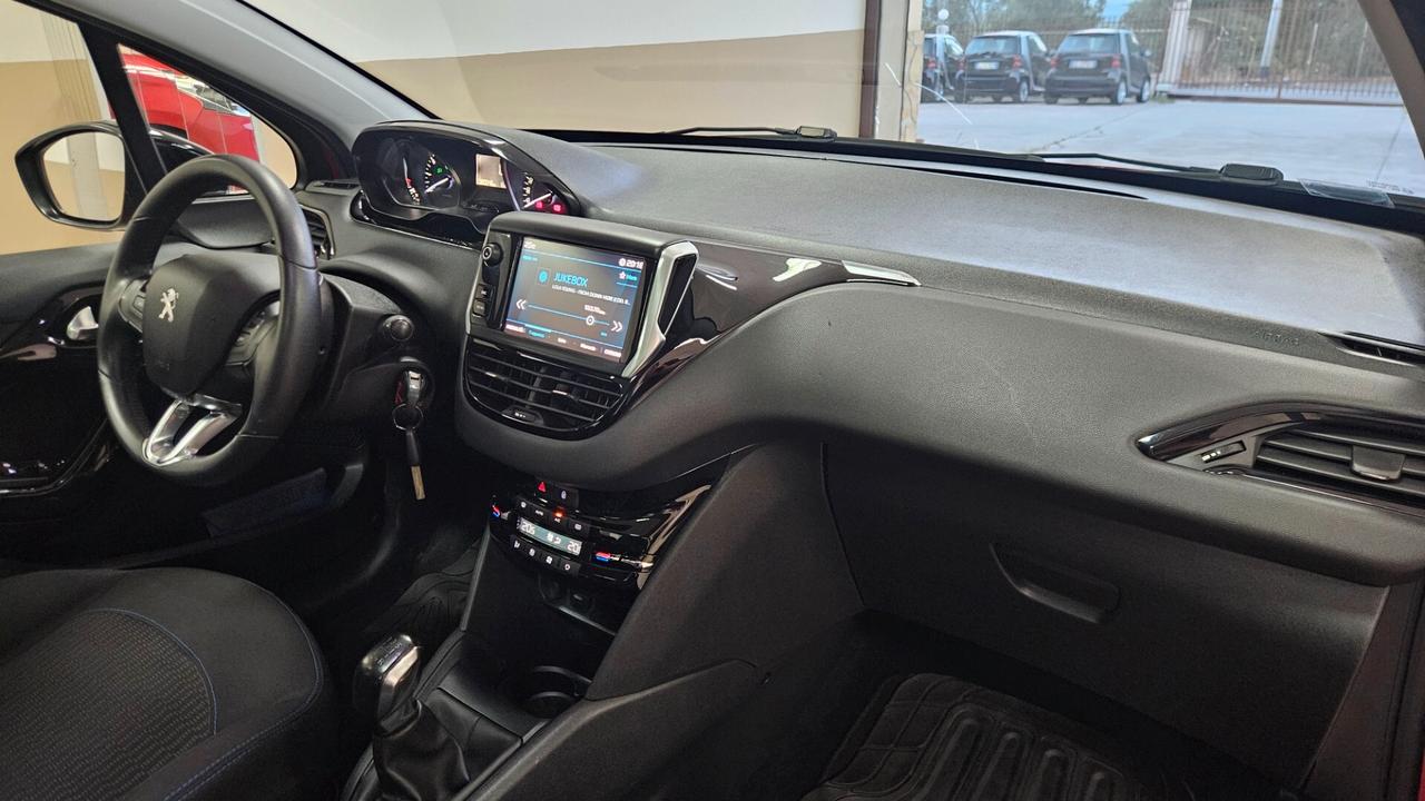Peugeot 208 PureTech 82 5 porte Allure