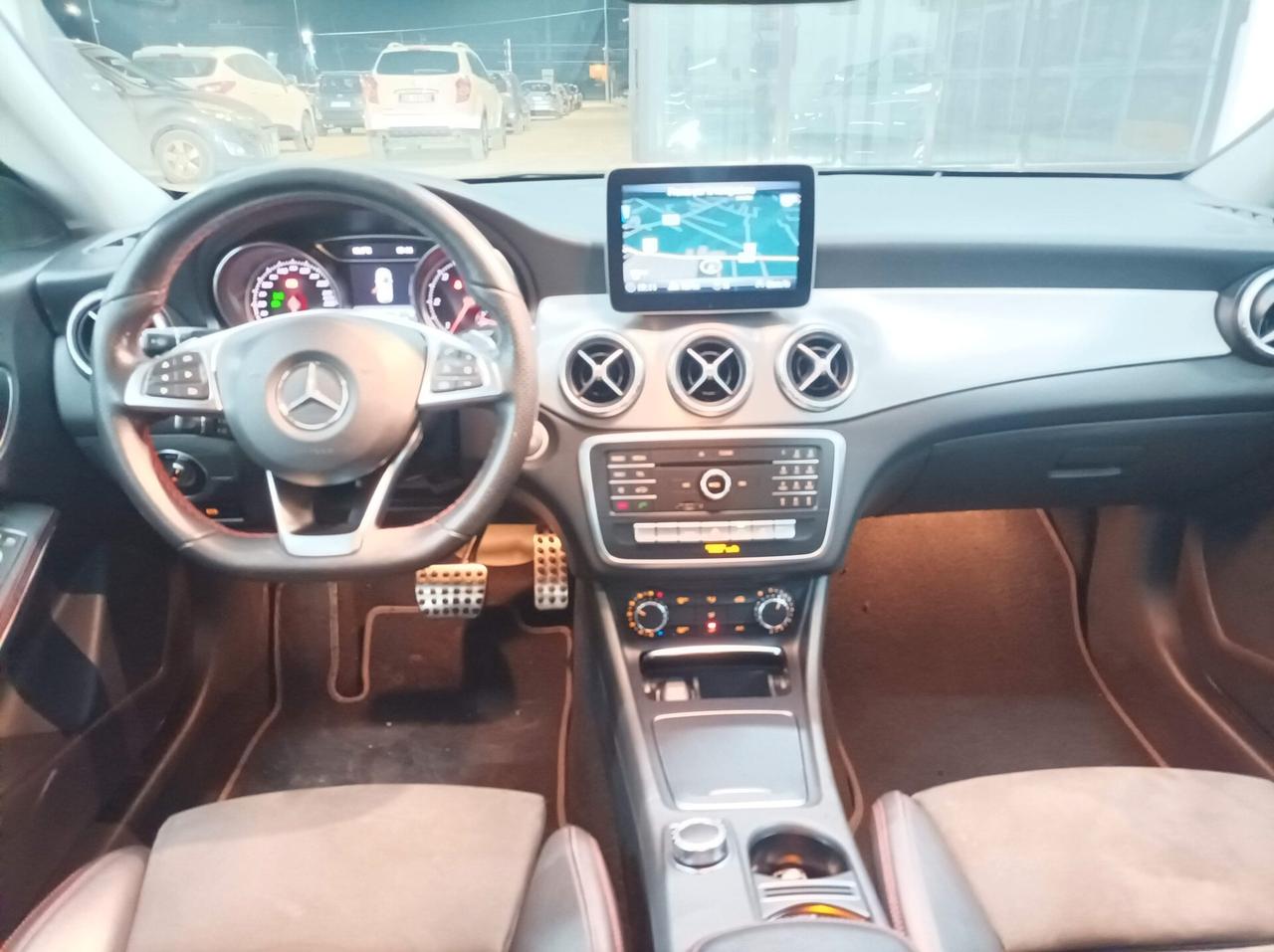 Mercedes-benz CLA 200 d S.W. 4Matic CV 136Automatic Premium 04/2019