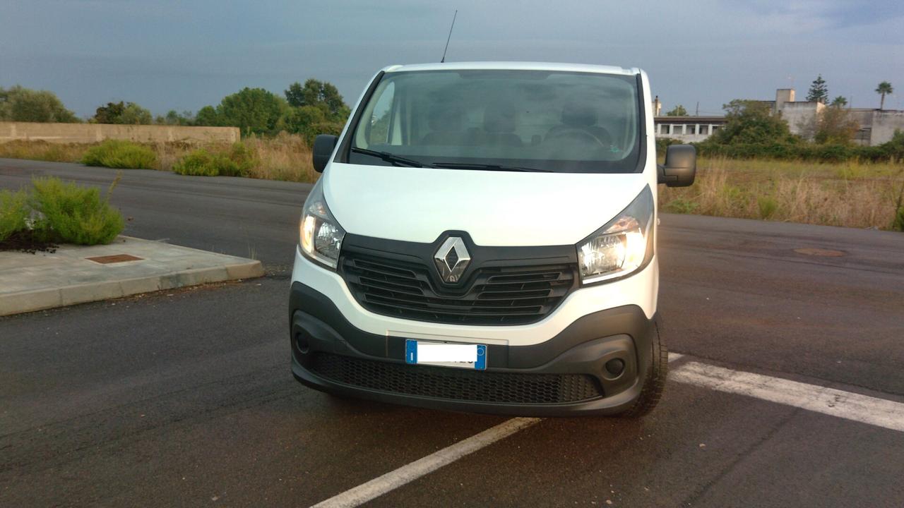 RENAULT TRAFIC