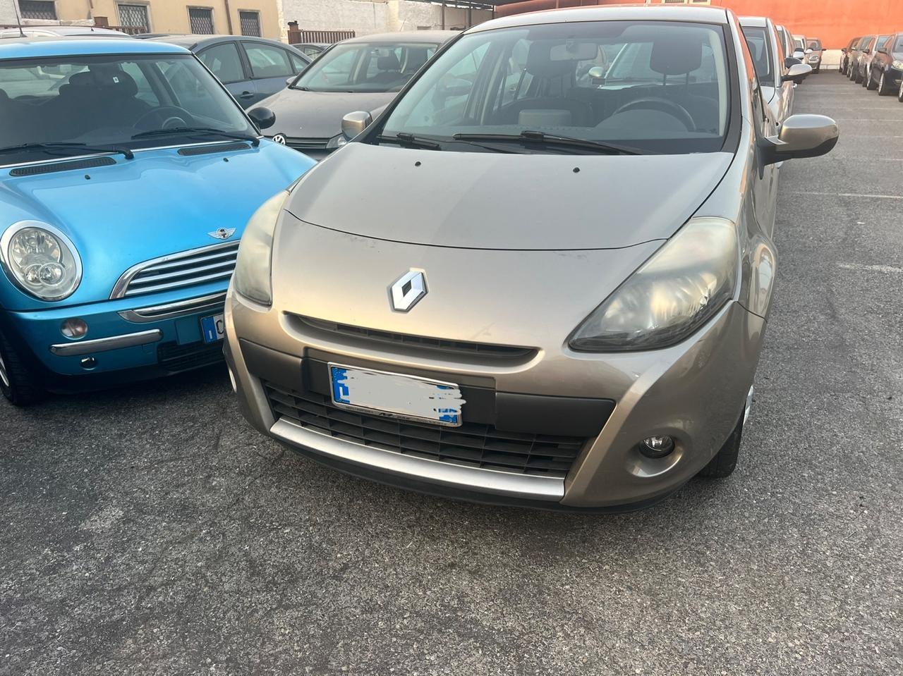 Renault clio 1.2 benzina GPL anno 2011