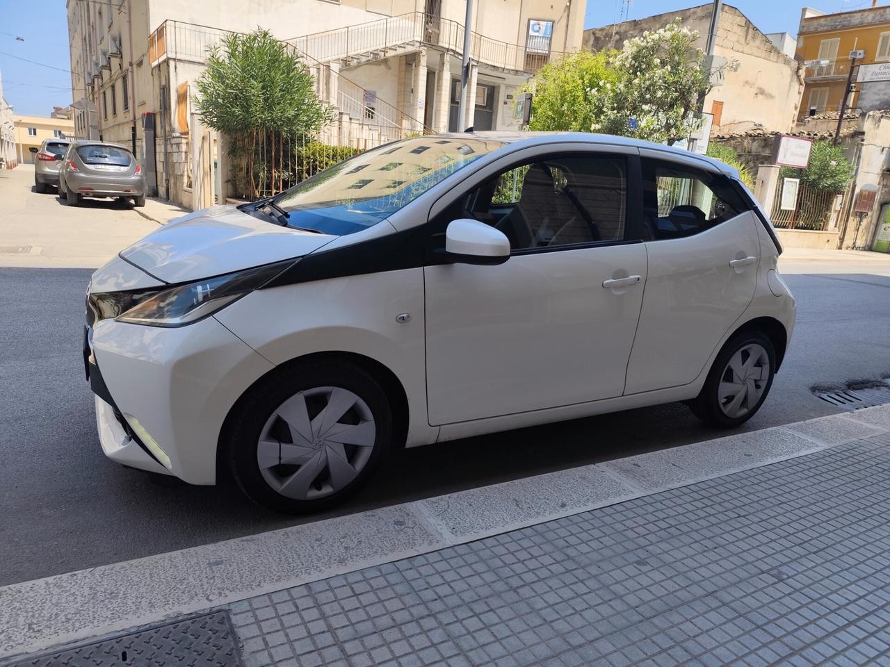 Toyota Aygo 1.0 VVT-i 69CV CAMBIO AUTOMATICO