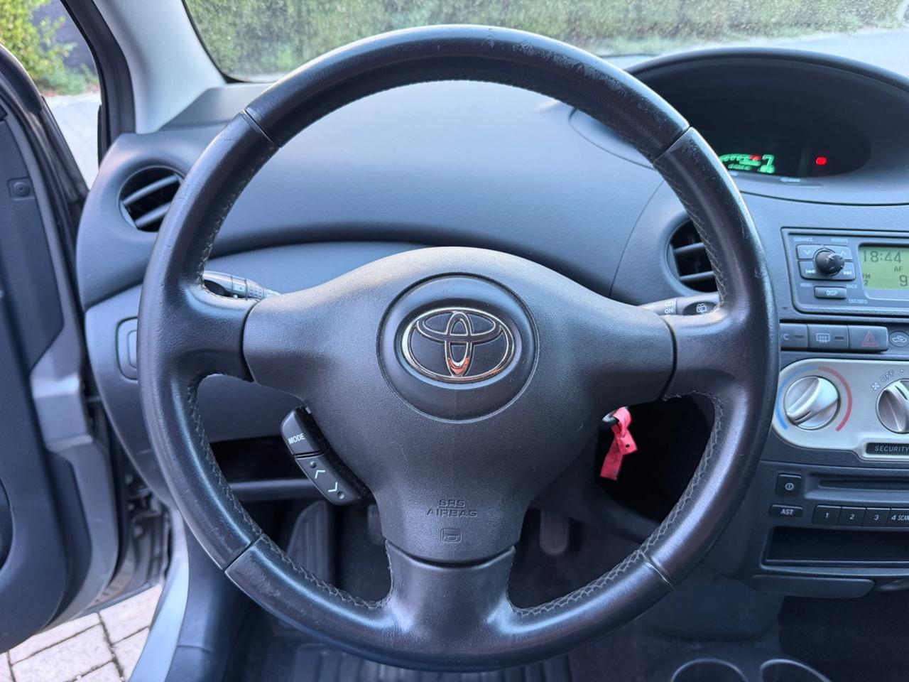 Toyota Yaris 1.3i 16V cat 5 porte Sol Blue