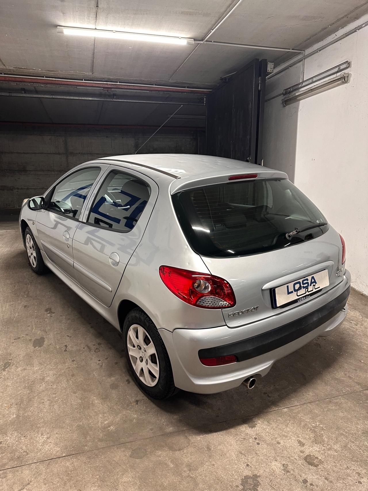 Peugeot 206 plus 1.1 2011