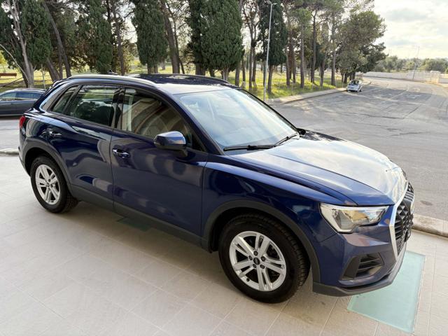 AUDI Q3 35 2.0 TDI S tronic Business COCKPIT