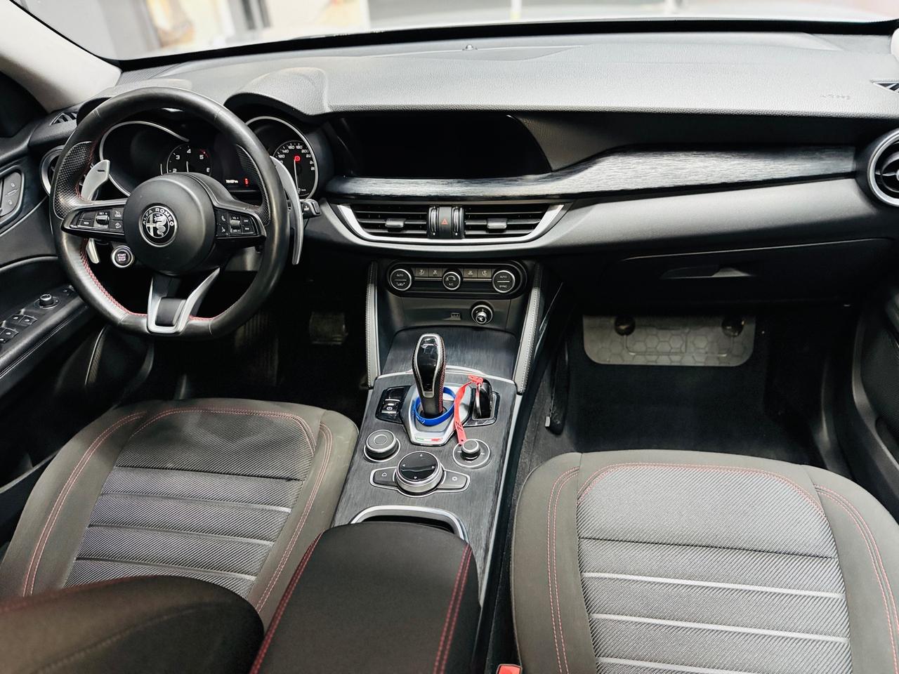 Alfa Romeo Stelvio 2.2 Turbodiesel 160 CV AT8 RWD RED PASSION*