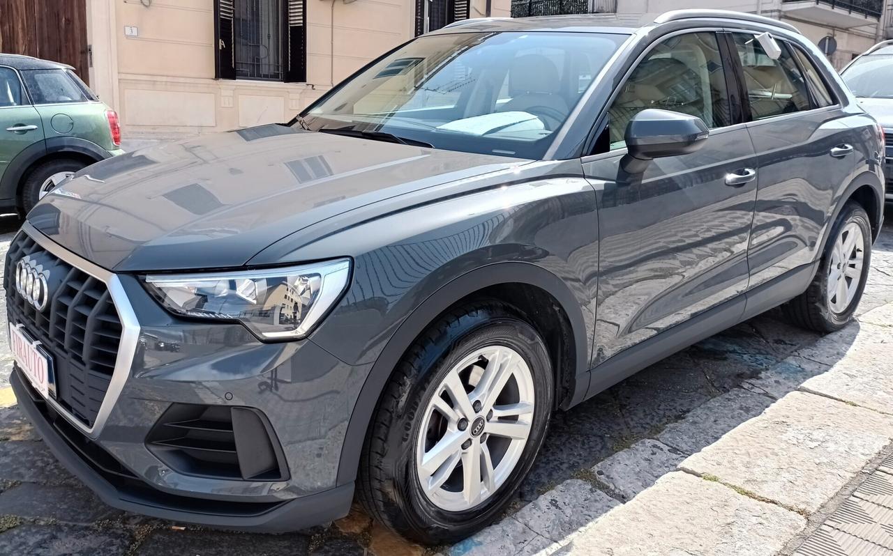 Audi Q3 35 TDI S tronic Business